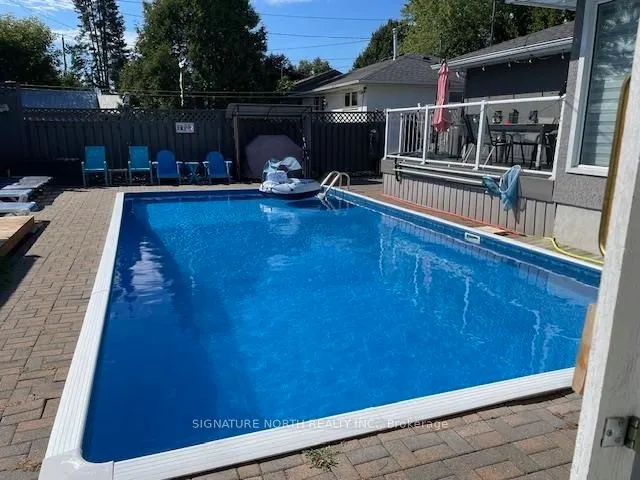 Detached in Thunder Bay