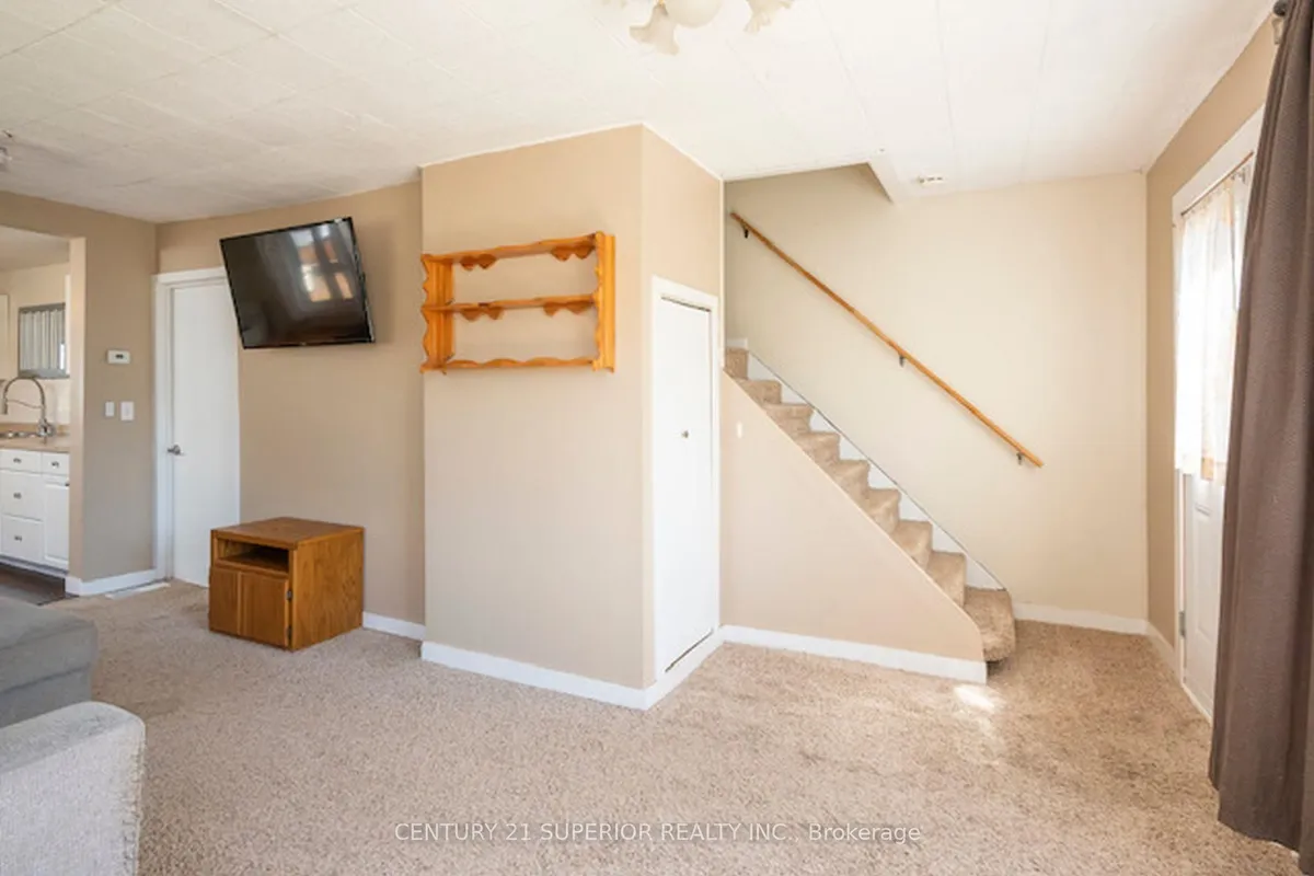 Detached in Thunder Bay