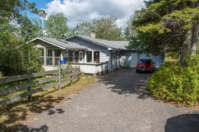 Detached in Sioux Narrows-Nestor Falls