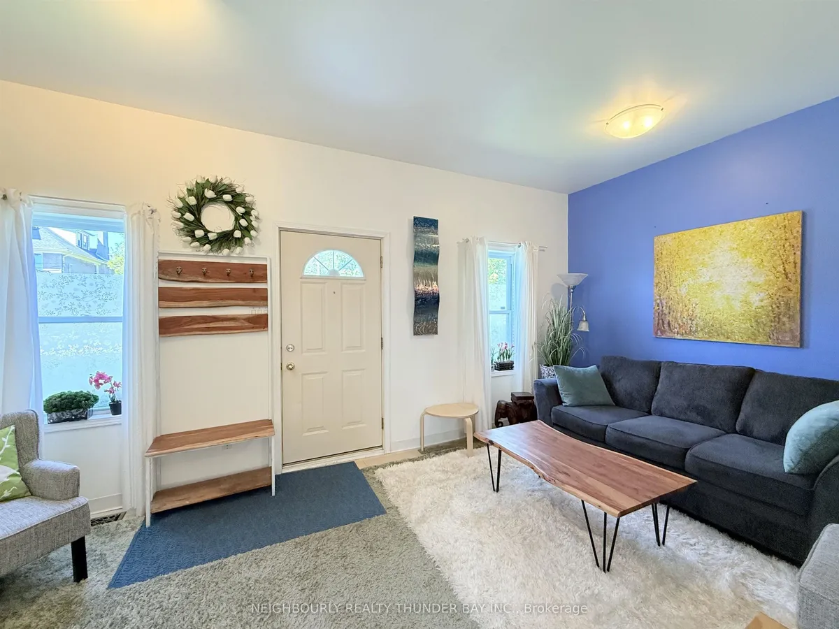Detached in Thunder Bay