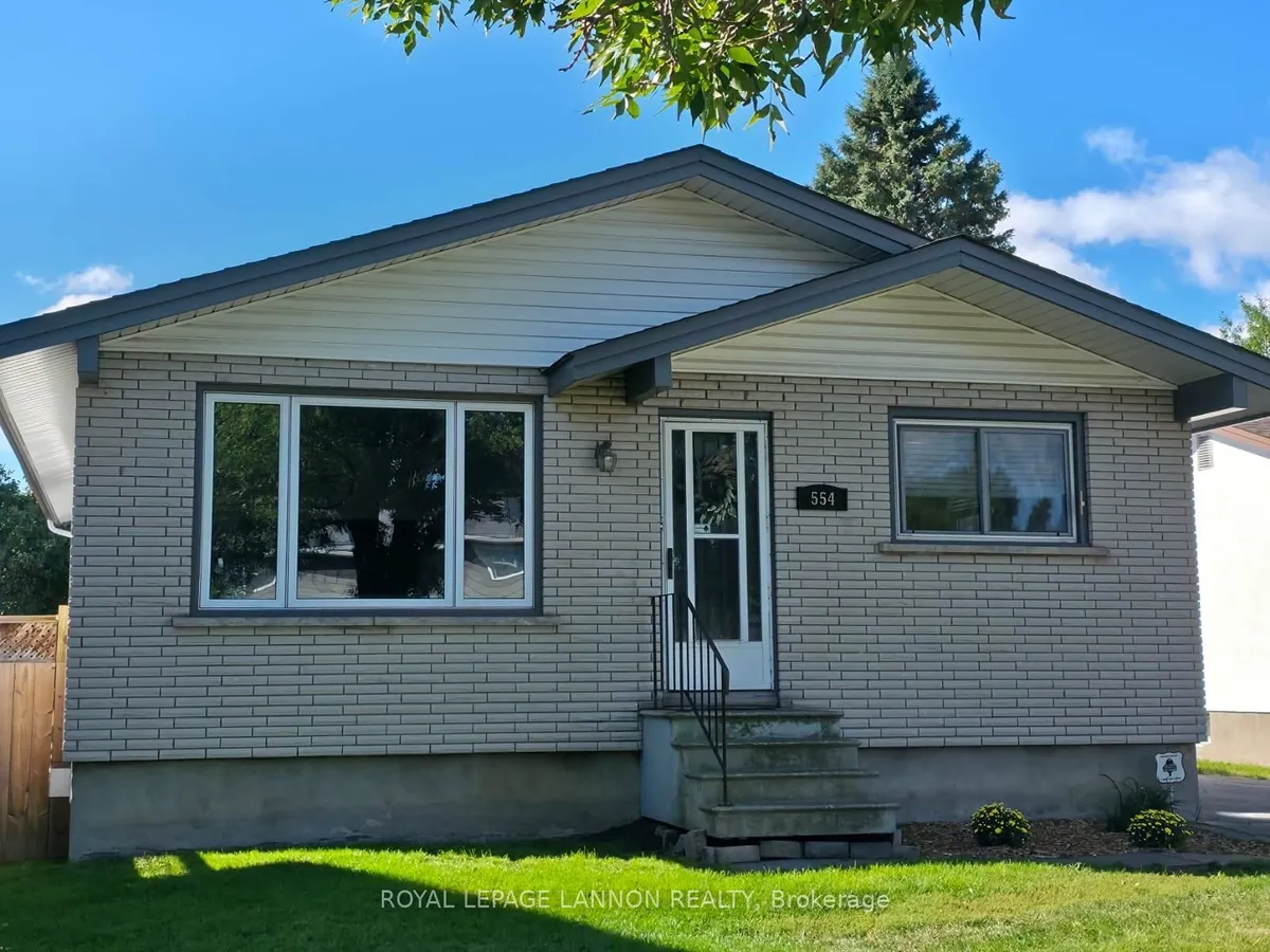 Detached in Thunder Bay