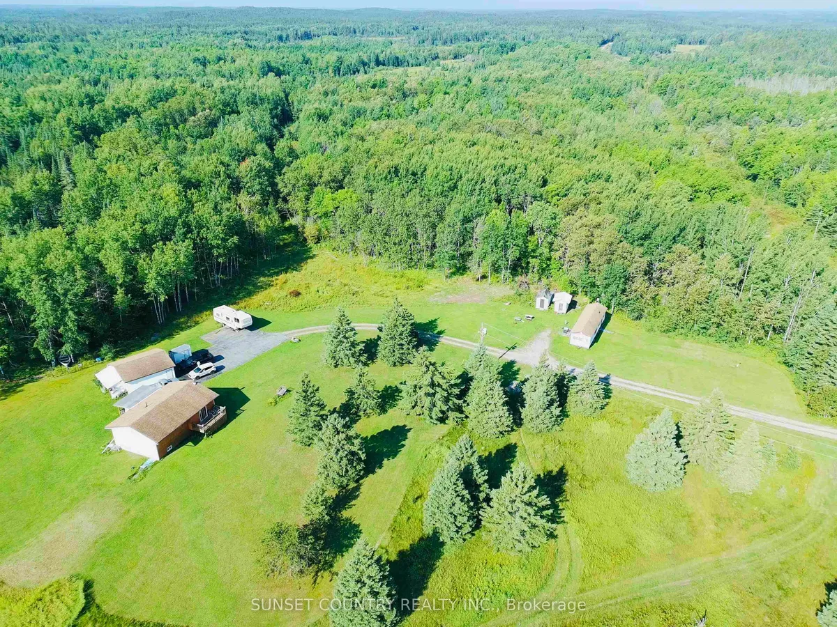 Detached in Kenora Remote Area