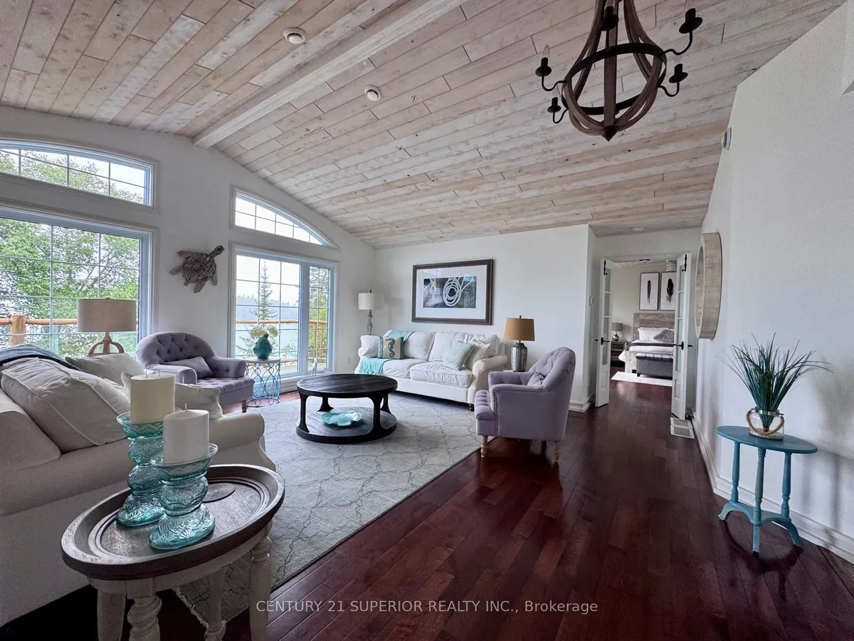 Detached in Thunder Bay Remote Area