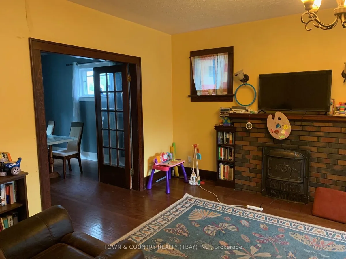 Detached in Thunder Bay
