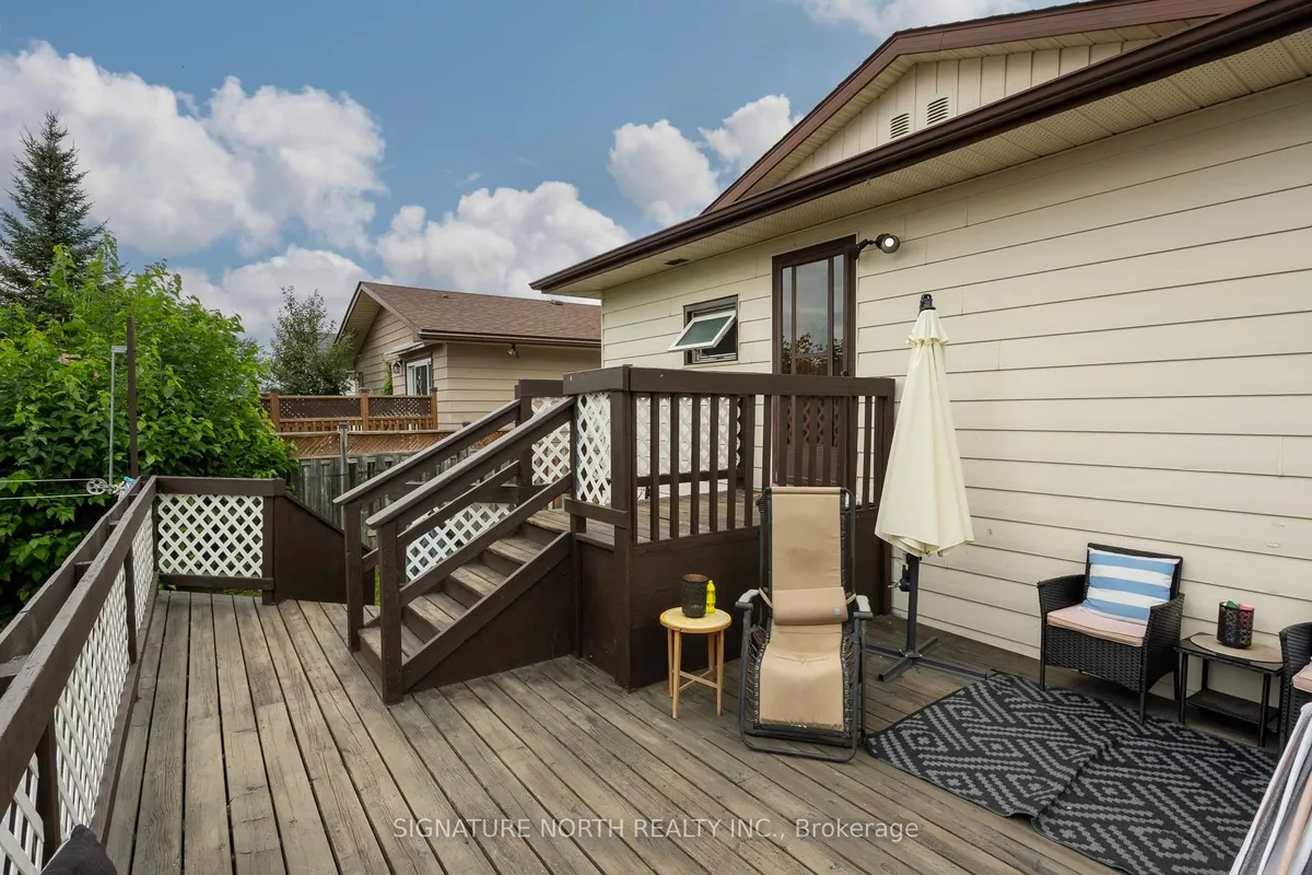 Detached in Thunder Bay