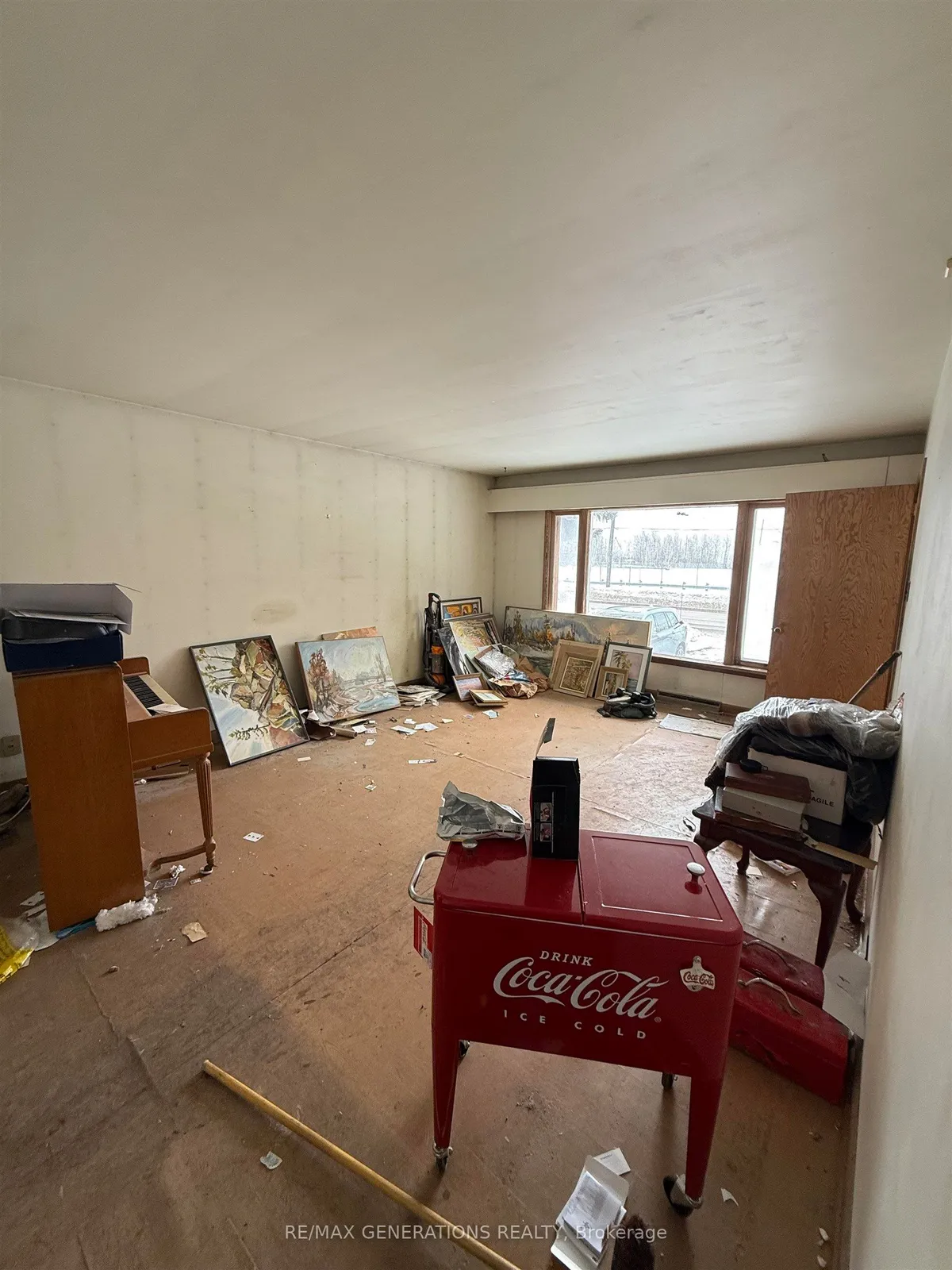 Detached in Thunder Bay