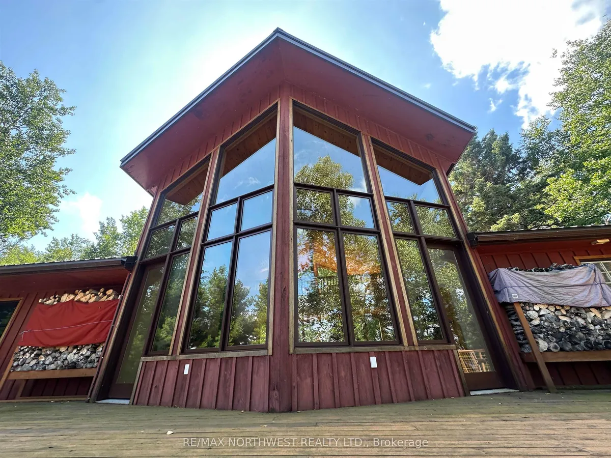 Detached in Sioux Narrows-Nestor Falls
