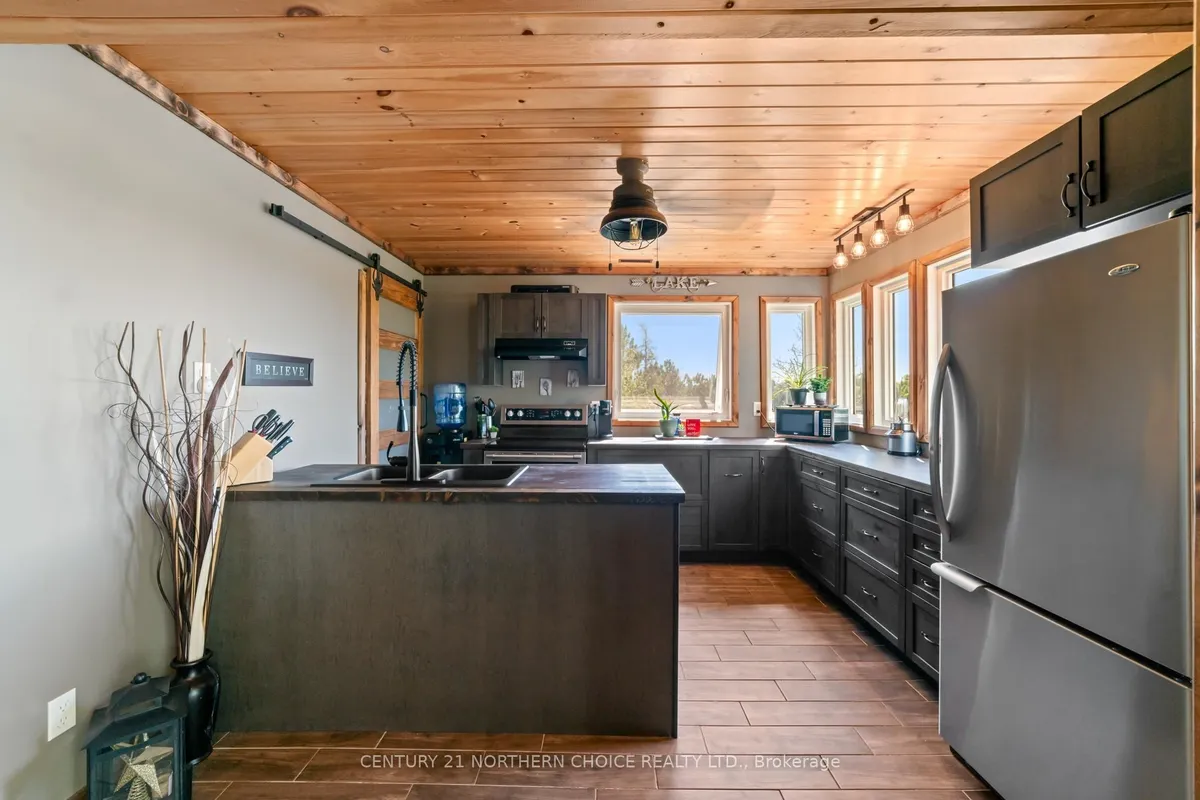 Detached in Kenora