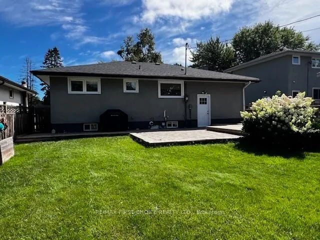 Detached in Thunder Bay