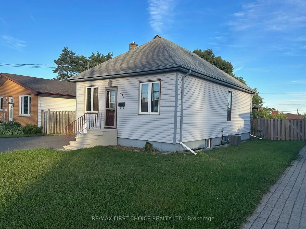 Detached in Thunder Bay