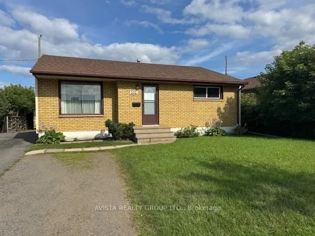 Detached in Thunder Bay