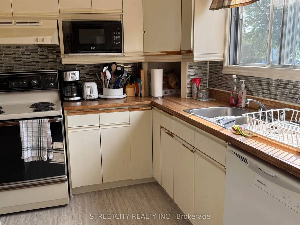 Semi-Detached in Thunder Bay