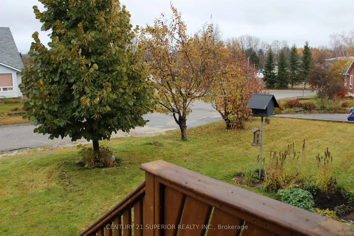 Detached in Manitouwadge