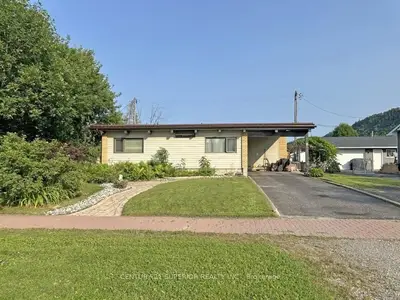 Detached in Red Rock