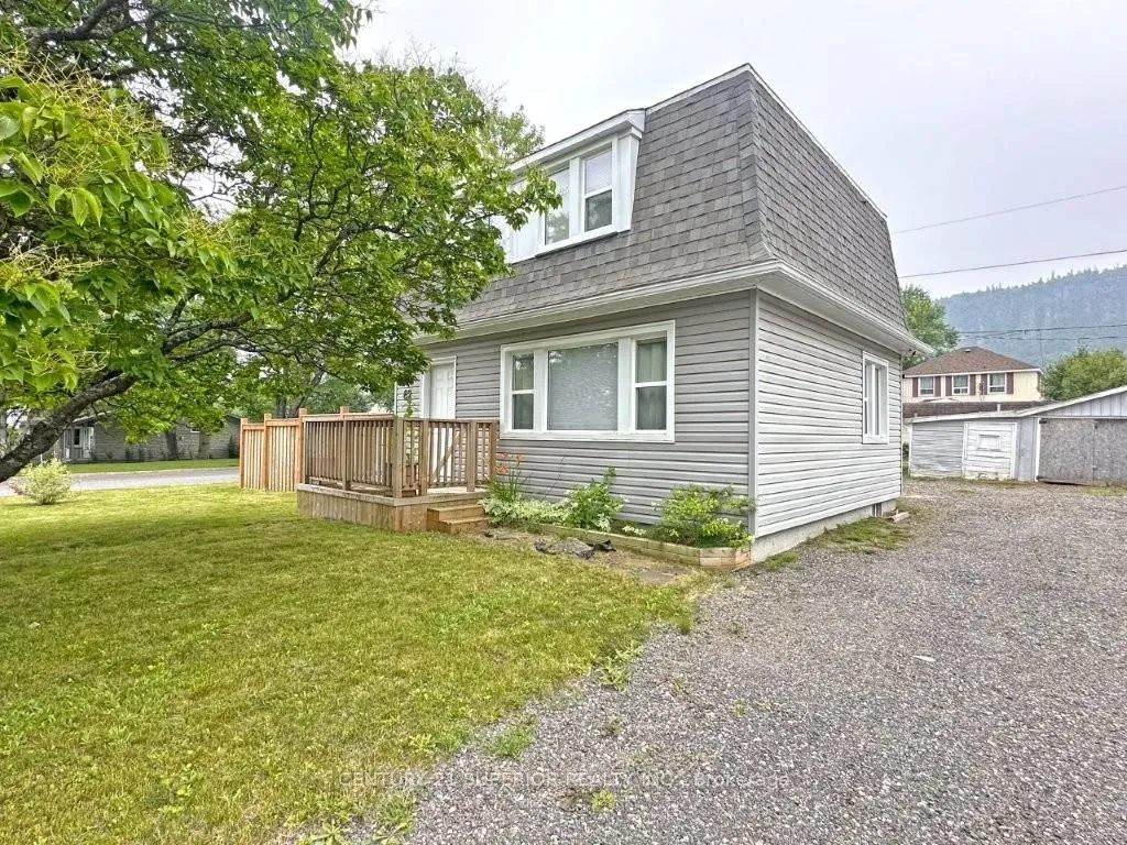 Detached in Red Rock