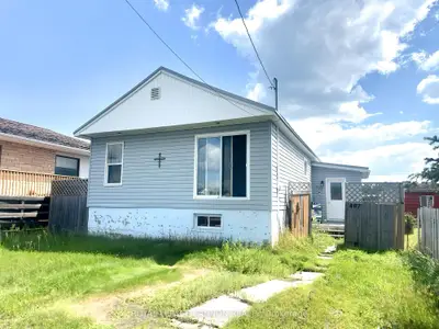 Detached in Greenstone