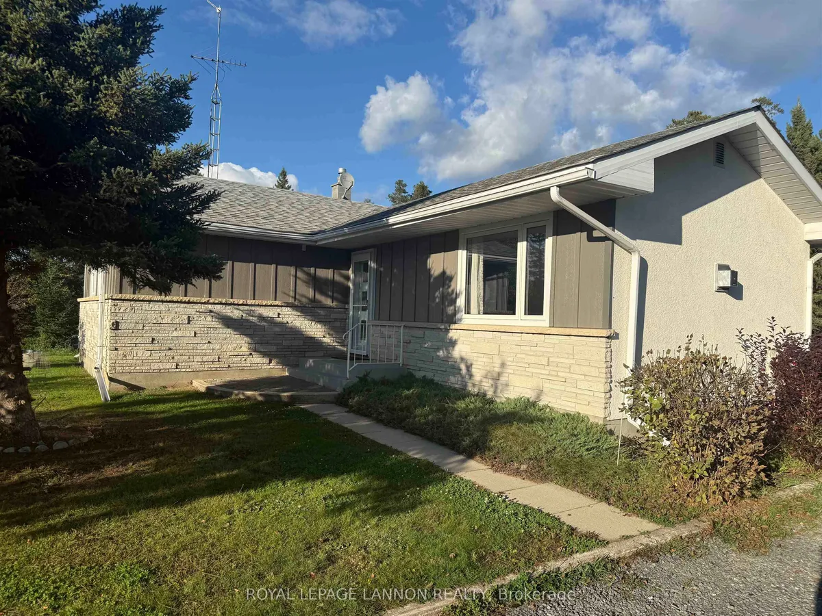 Detached in Oliver Paipoonge