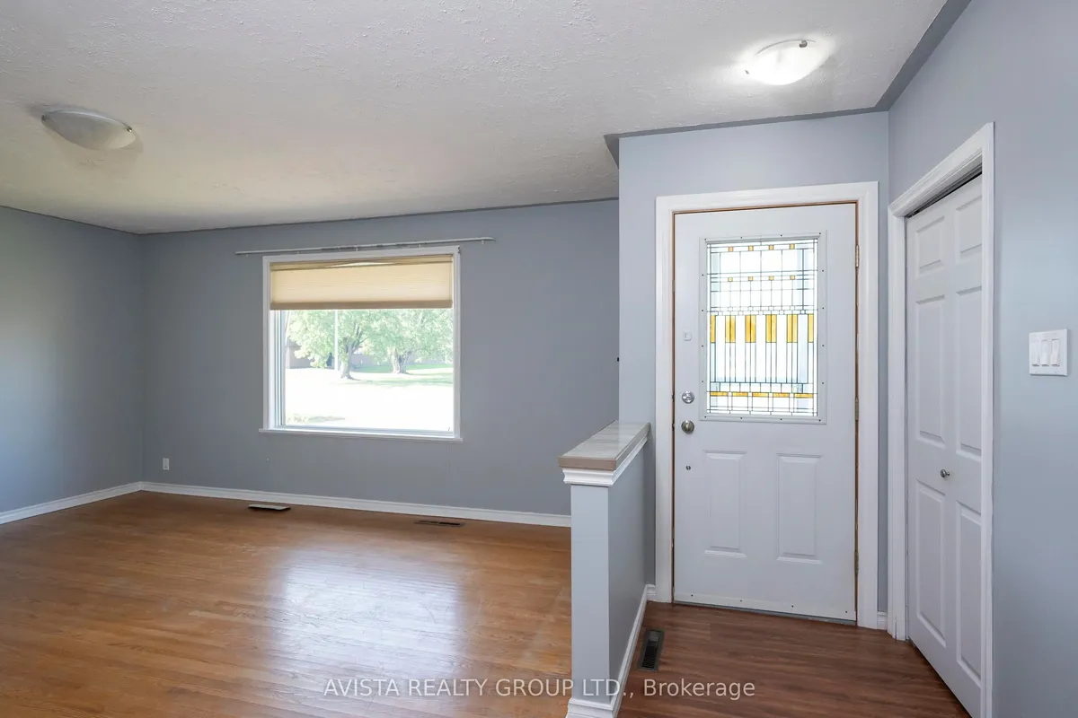 Detached in Thunder Bay