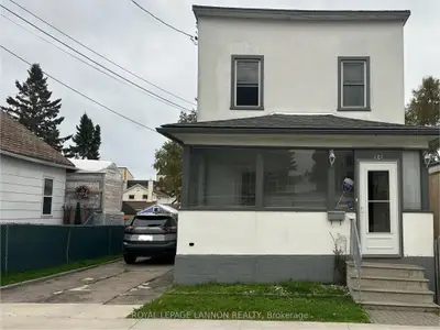 Detached in Thunder Bay