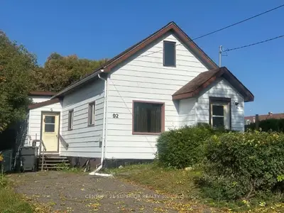 Detached in Thunder Bay