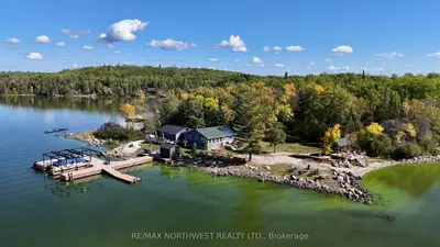 Detached in Sioux Narrows-Nestor Falls