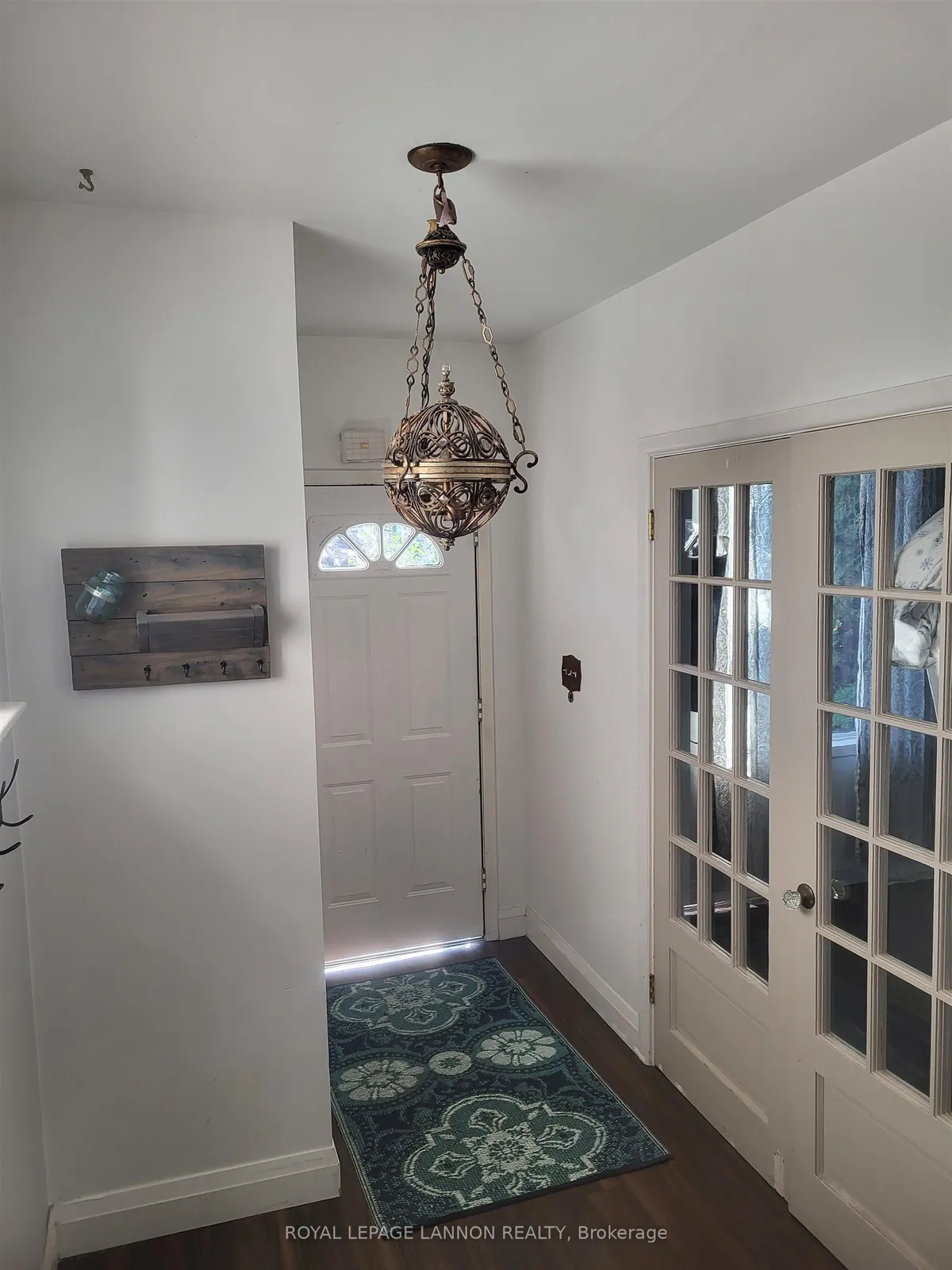 Detached in Thunder Bay