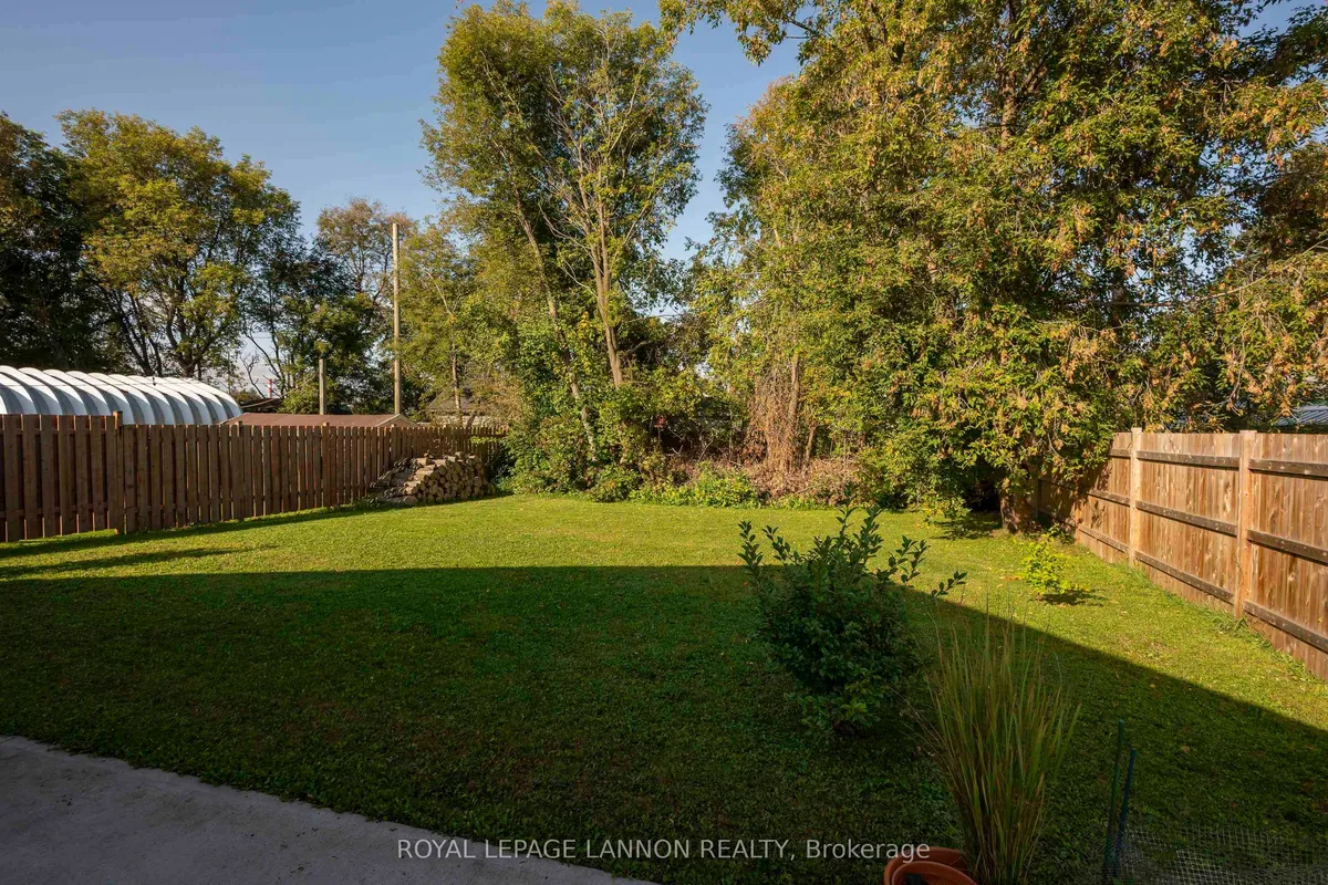 Detached in Thunder Bay