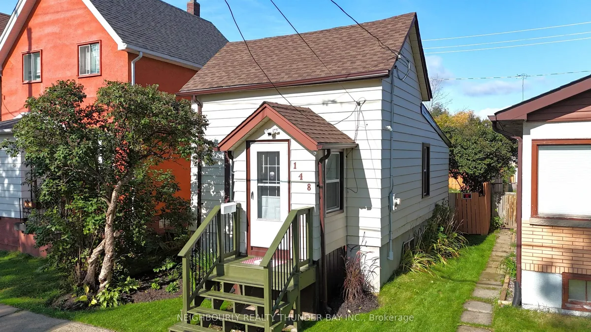 Detached in Thunder Bay