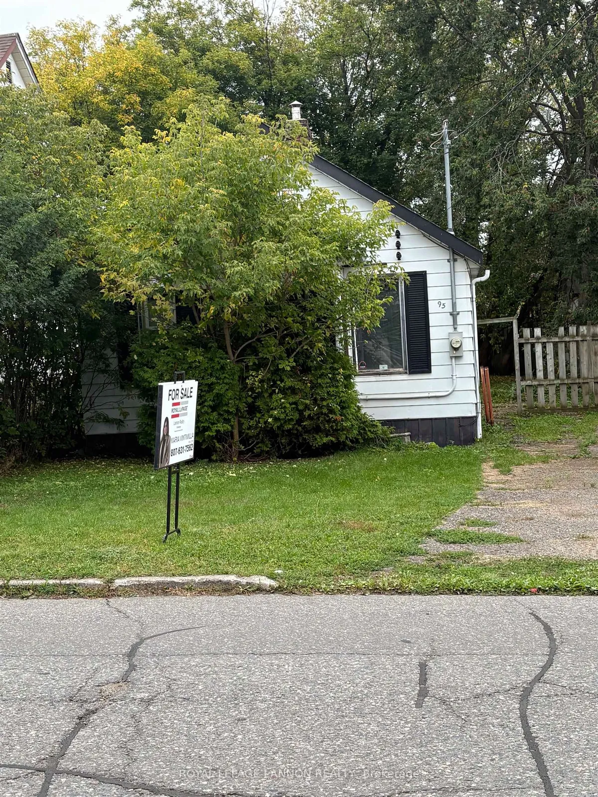 Detached in Thunder Bay