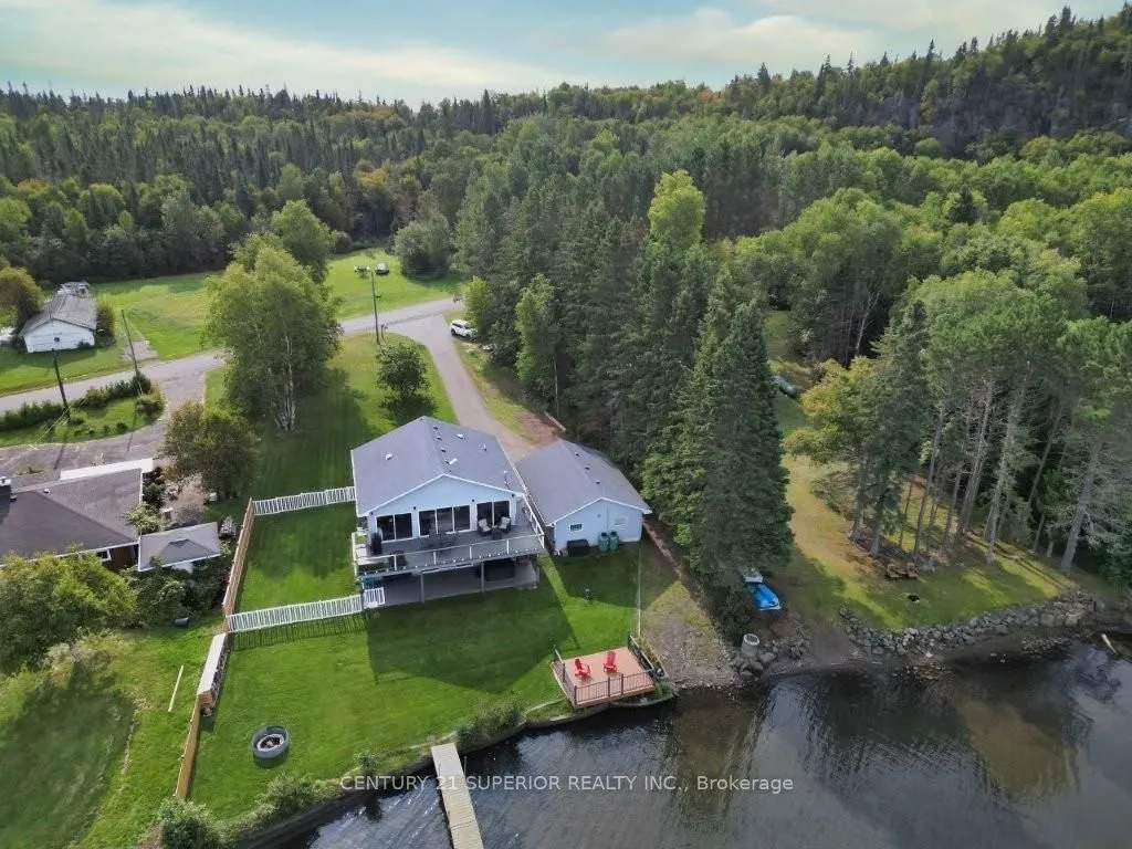 Detached in Neebing