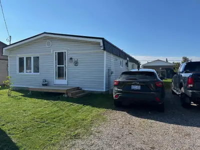 Detached in Schreiber