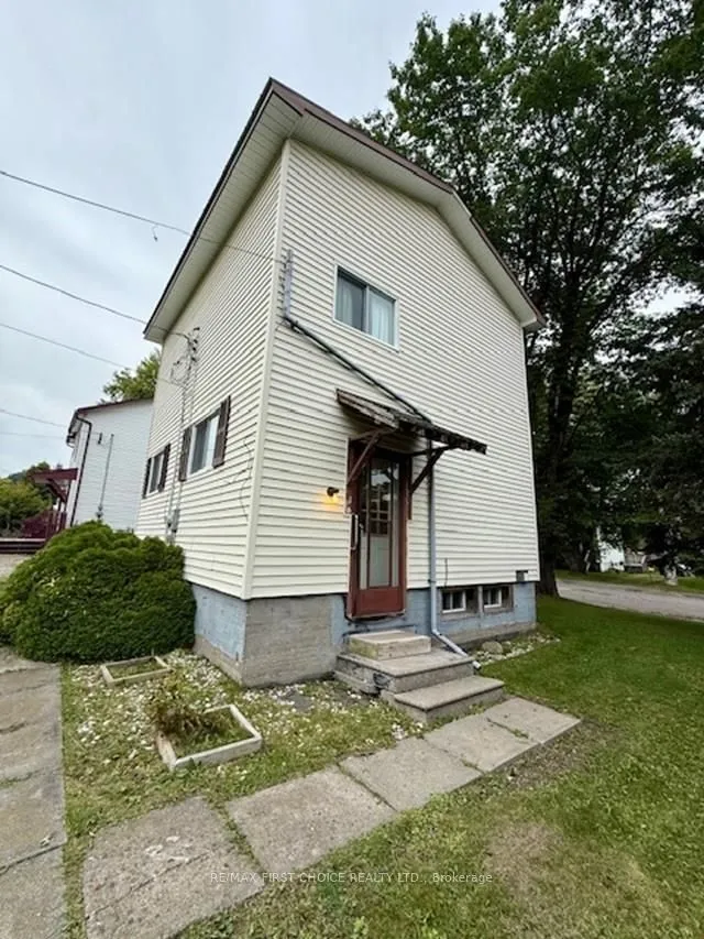 Detached in Red Rock
