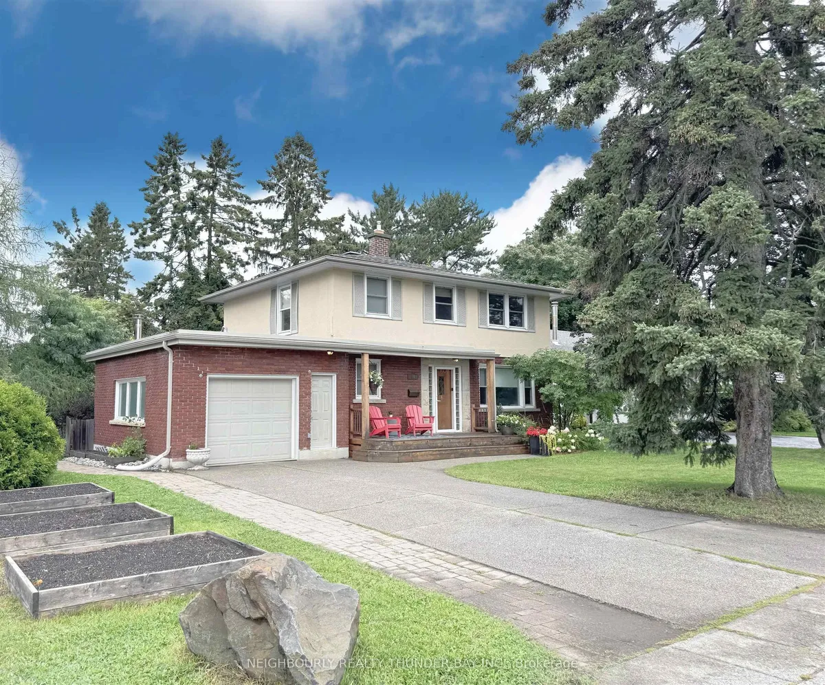 Detached in Thunder Bay