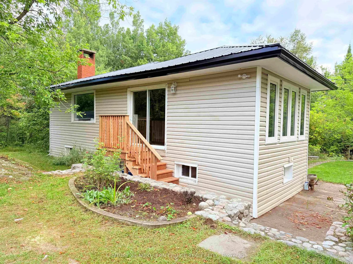 Detached in Sioux Lookout
