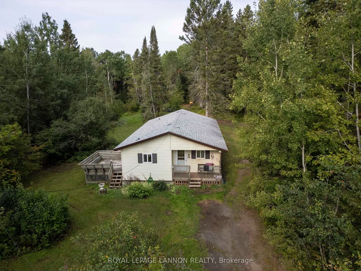 Detached in Oliver Paipoonge
