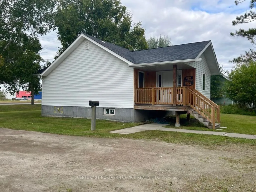 Detached in Fort Frances