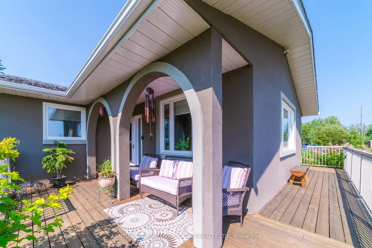 Detached in Kenora Remote Area