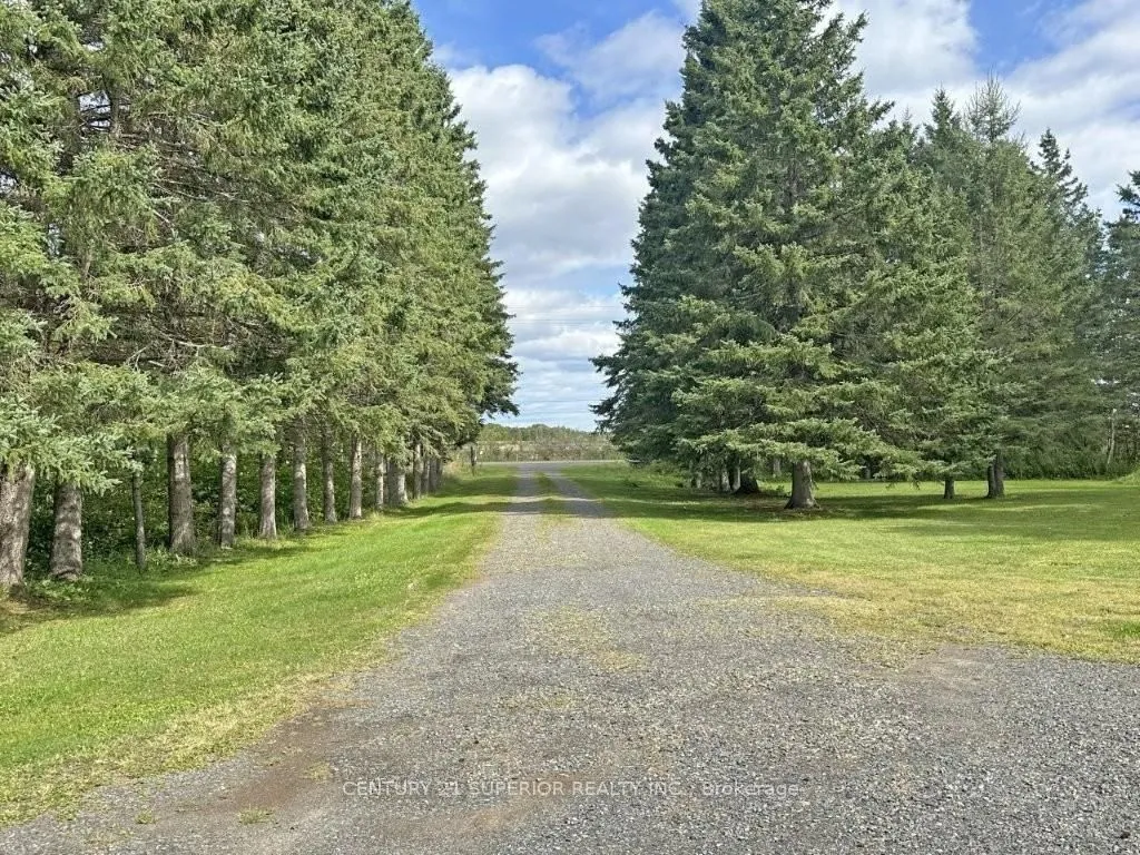 Detached in Oliver Paipoonge