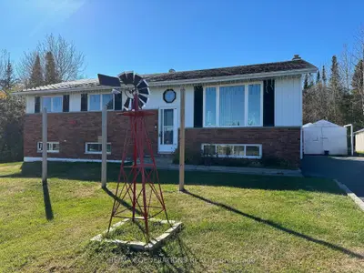 4 East Grove Crescent, Terrace Bay, On P0t 2w0