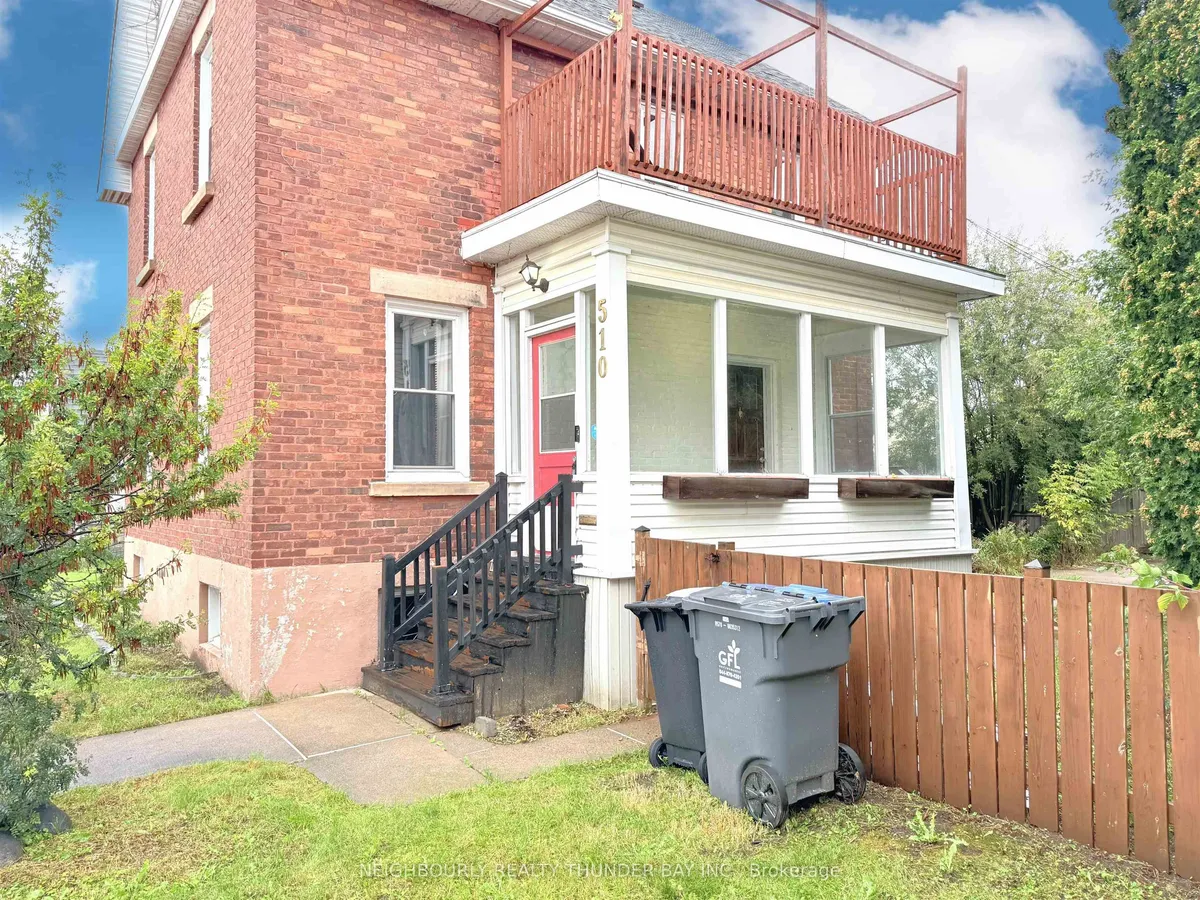 Detached in Thunder Bay