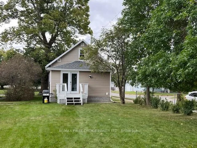Detached in Fort Frances