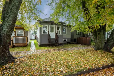 Detached in Thunder Bay