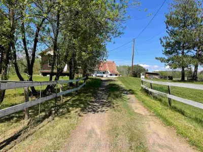 Detached in Oliver Paipoonge