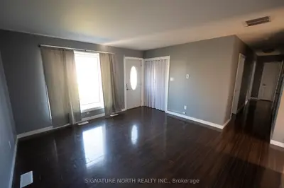 Detached in Thunder Bay