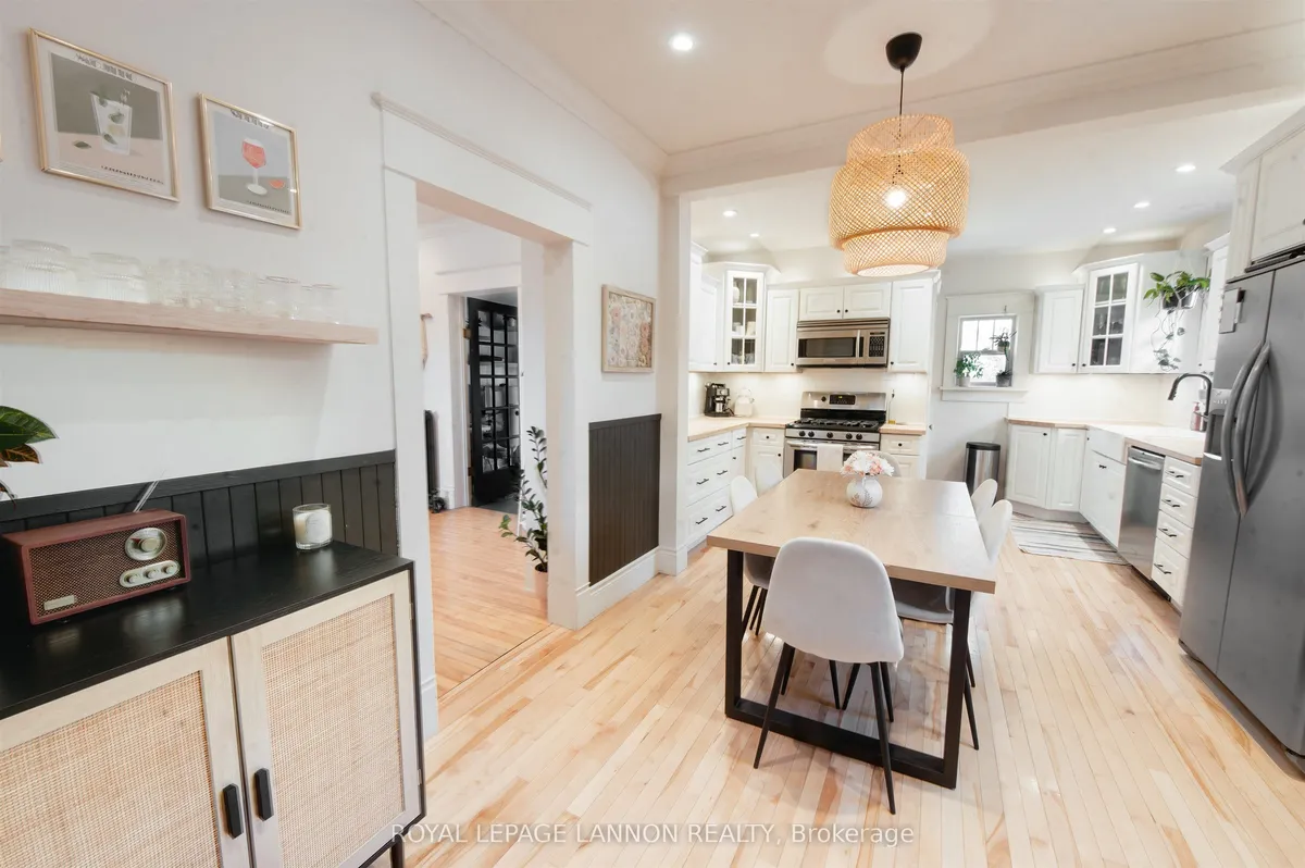 Detached in Thunder Bay