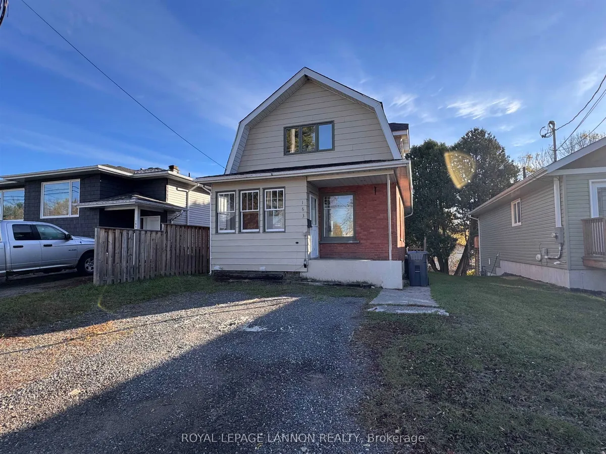 Detached in Thunder Bay