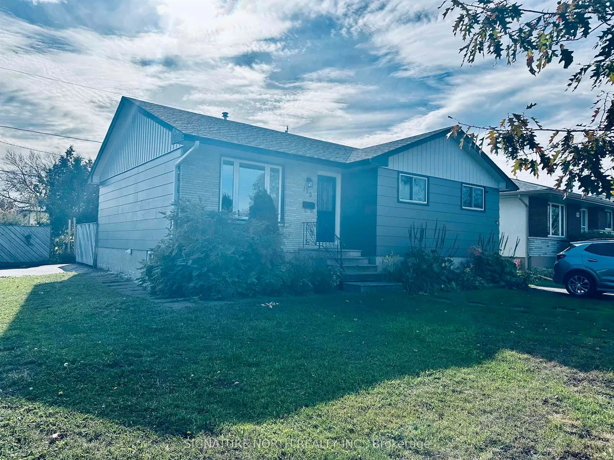 Detached in Thunder Bay