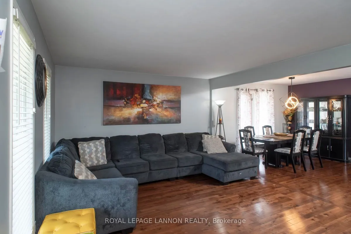 Detached in Thunder Bay