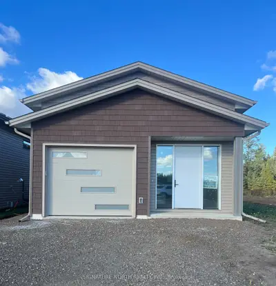 Detached in Thunder Bay