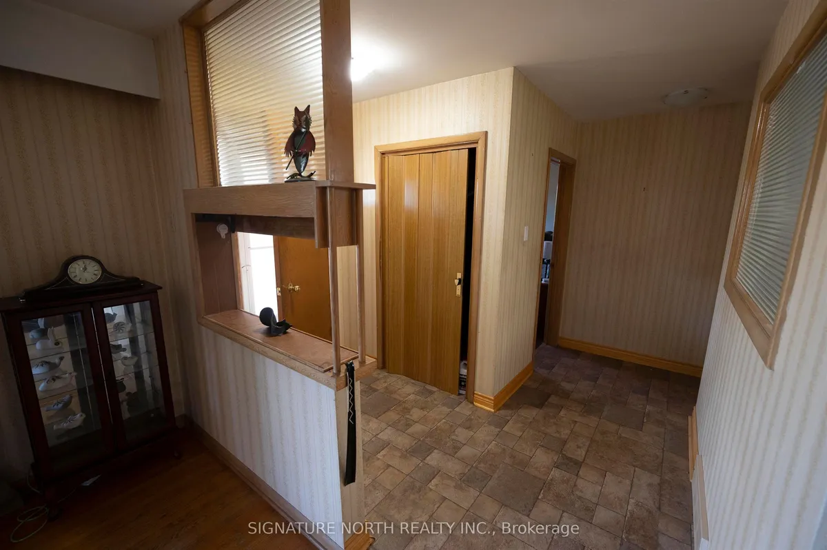 Detached in Thunder Bay